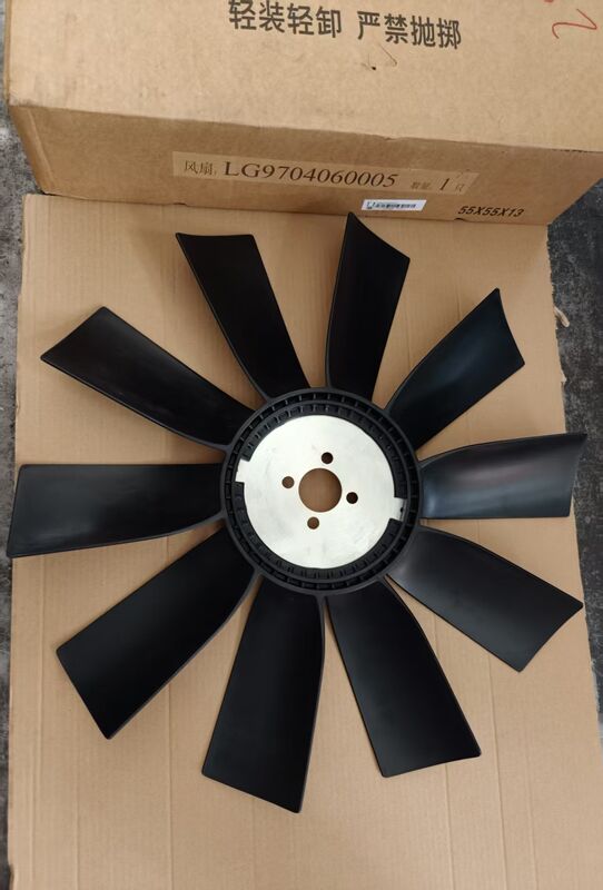 LG9704060005 Fan Blade​ is an oversized (550mm diameter) engine cooling fan​ specifically designed for SINOTRUK HOWO Light Truck​ series.